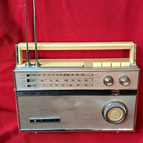 Sony TFM 116L radio used, fully functional