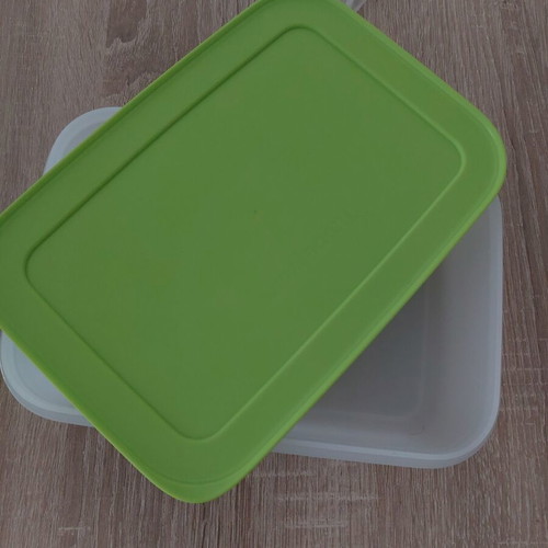 Tupperware container 1L new, food safe plastic