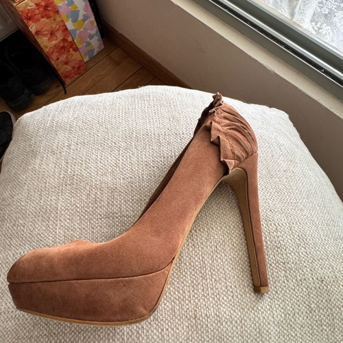 Camel suede Bershka pumps like new, size 37, 12cm heel