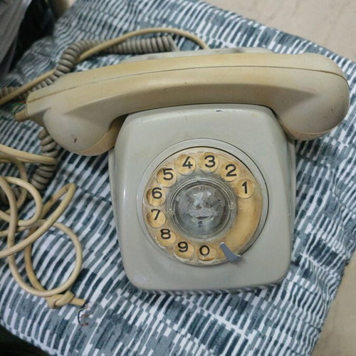 Telephone used in poor condition