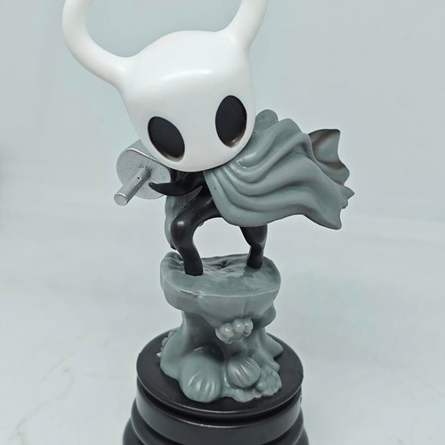 Hollow Knight Collectible Figure The Knight 12cm like new