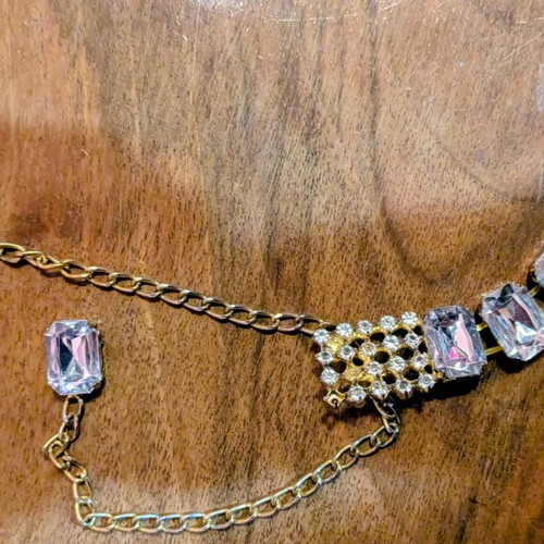 VintageStatement chain belt adjustable, like new, gold with crystals
