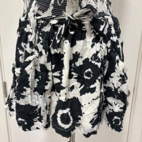 DKNY skirt size L black and white cotton like new