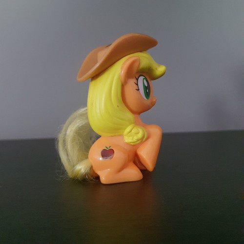 Applejack figure My Little Pony 2019 used