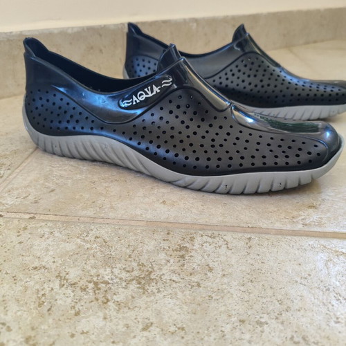 Aqua Water Shoes Size 42 Like New, Made in Italy