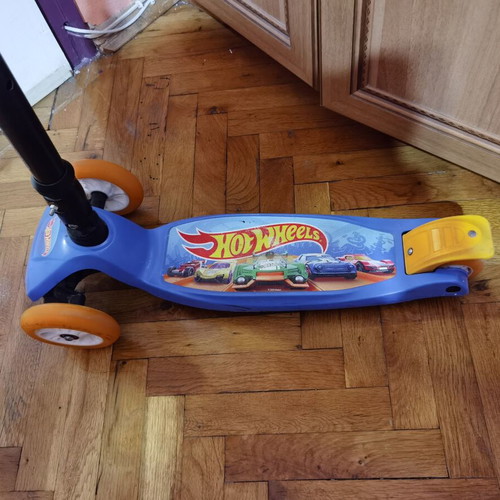 Children's scooter used, up to 50 kg, 3 light-up wheels
