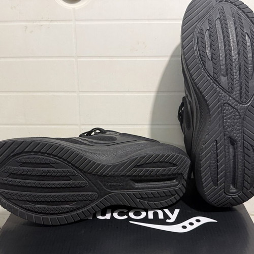 Saucony Surge 3 athletic shoes size 42 like new, black