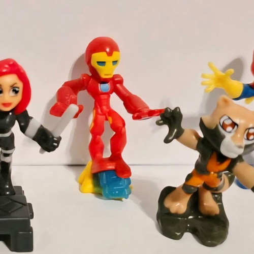 Kinder Marvel 2020 like new