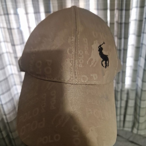 Hat beige, like new, comfortable