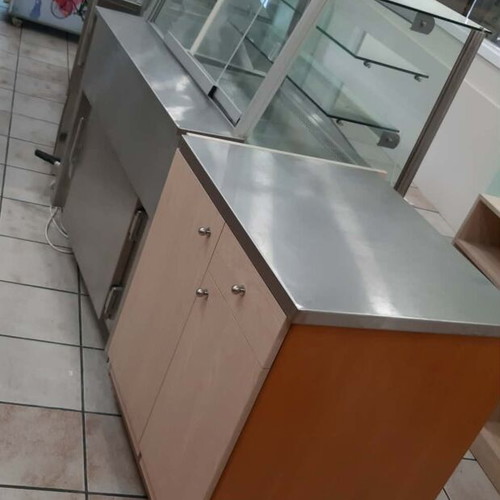Display Counter Set like new, refrigerated and heated sections, 3.6m length