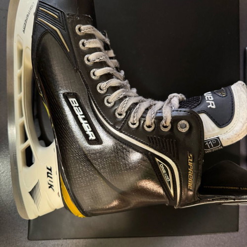 Bauer Supreme One100 ice skates like new, size 11D