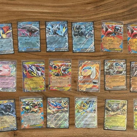 Pokemon cards holo and Reverse Holo set