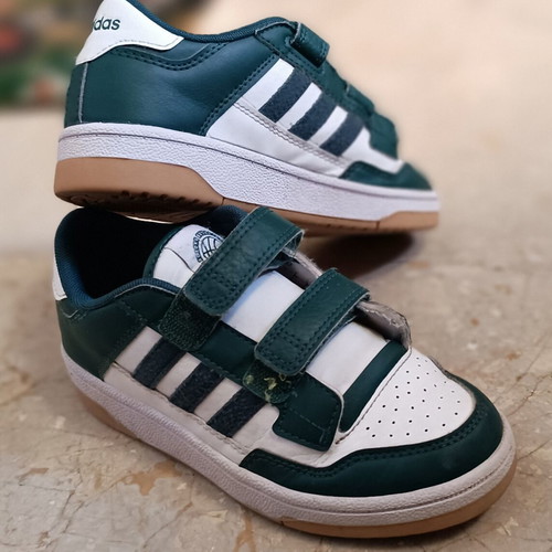 Adidas children's shoes size 33.5 used