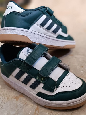Adidas children's shoes size 33.5 used