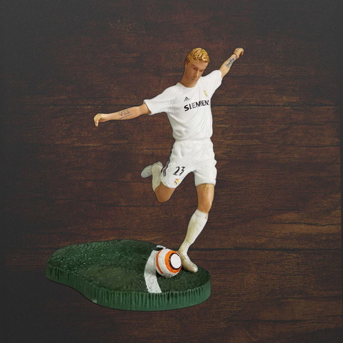 Beckham 23 Real Madrid collectible figure