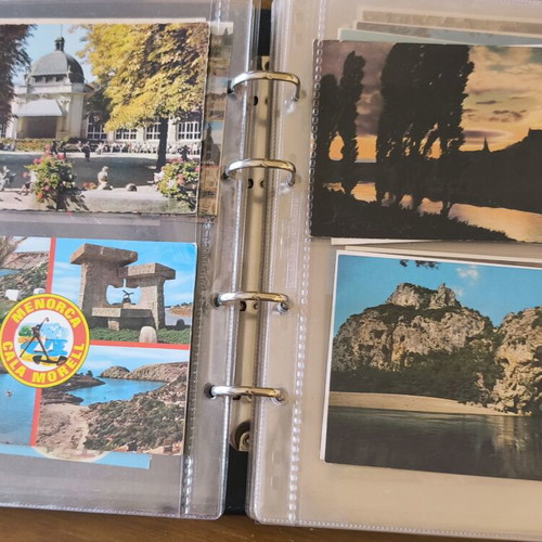 Leuchtturm hardcover album with 72 architectural postcards, like new