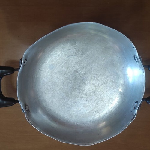 Vintage kitchenware set used, 2 sahani, tray, salad bowl, pot