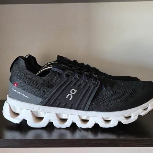 On Cloud Running sports shoes like new, size 46, black