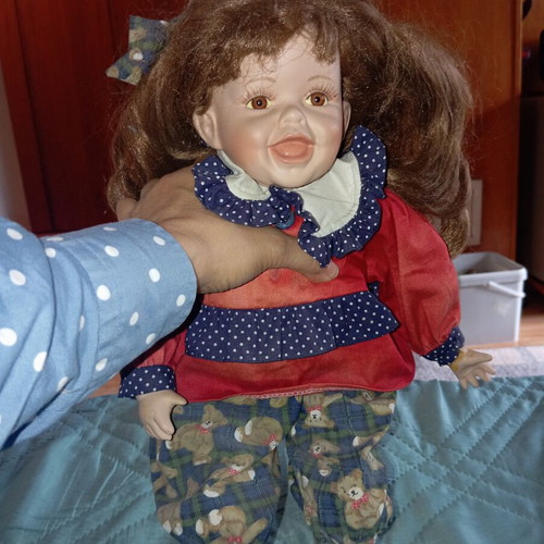 Porcelain dolls like new, 45 cm height