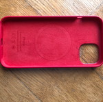 iPhone 13/14 Apple Original Red Case new with screen protector