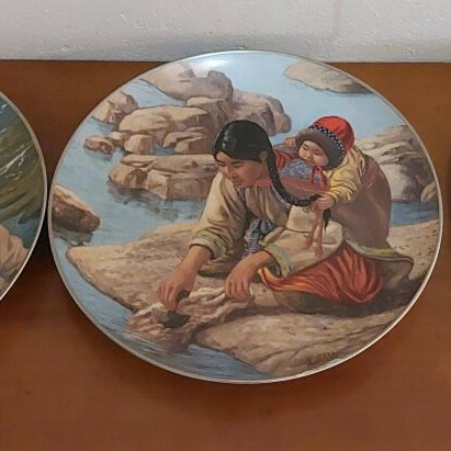 People of the Midnight Sun decorative plates by Nori Peter like new, Kaizer porcelain