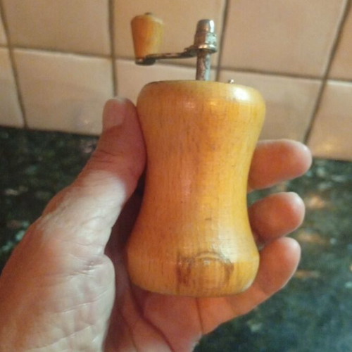 Pepper mill vintage 1950, used, beech wood hourglass shape