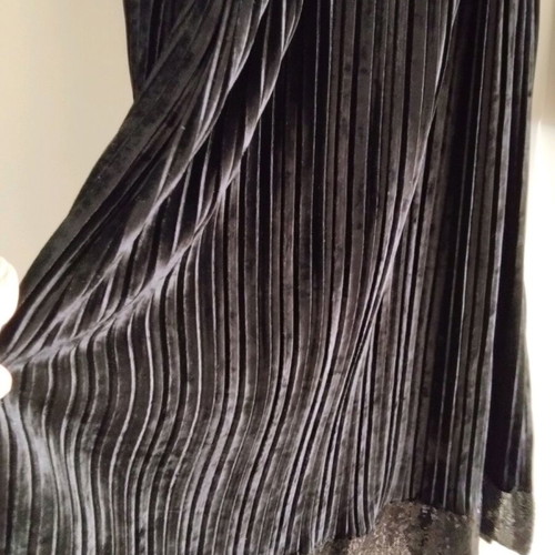 Benetton dress black velvet new, size L