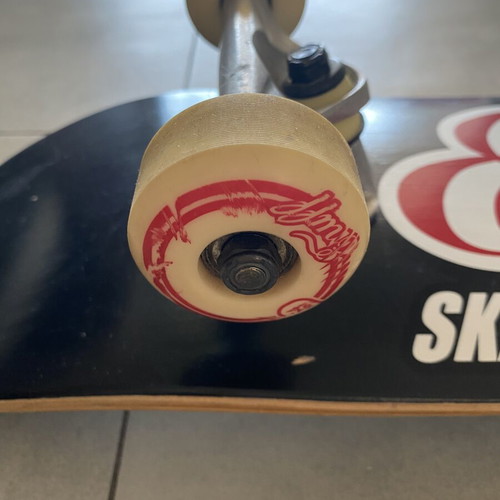 Enuff Complete Skateboard like new, 7.25" width