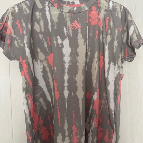 Adidas tshirt like new, size S