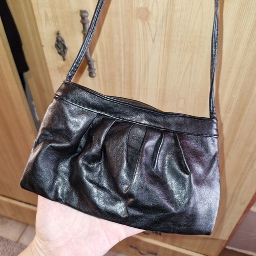 Vintage shoulder bag black leatherette like new