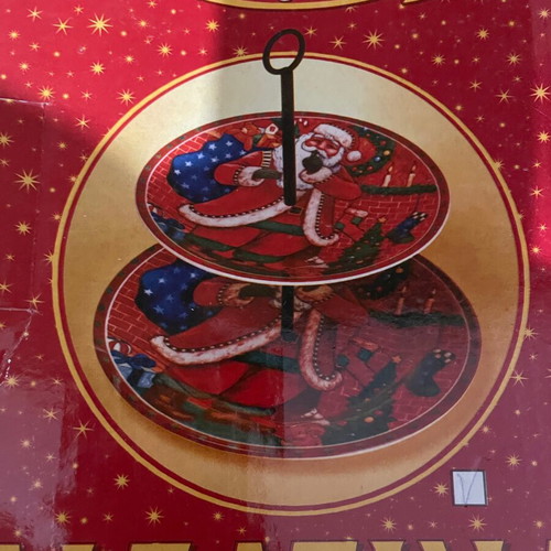Christmas platters set new with festive design