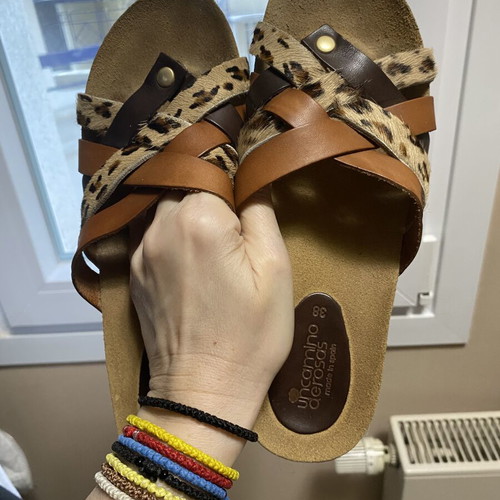 Un Camino de Rosa’s women's slippers like new, leather with natural fur