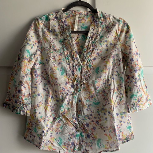 LC Lauren Conrad Floral Ruffle V-Neck Blouse Like New, Size Small