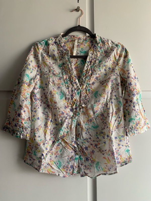 LC Lauren Conrad Floral Ruffle V-Neck Blouse Σαν καινούργιο, μέγεθος S