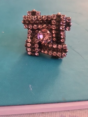 Ring unique pink strass like new, adjustable