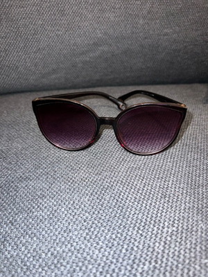 El Gio sunglasses like new, brown
