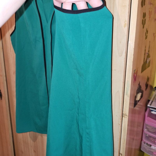 Calvin Klein sleeveless blouse like new, size M, green
