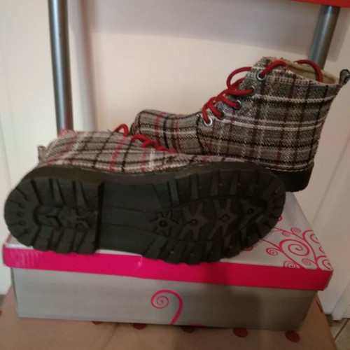 Multicolor boots size 36 new with knitted texture and soft leather