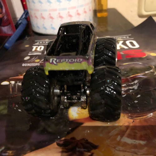 Monster truck like new