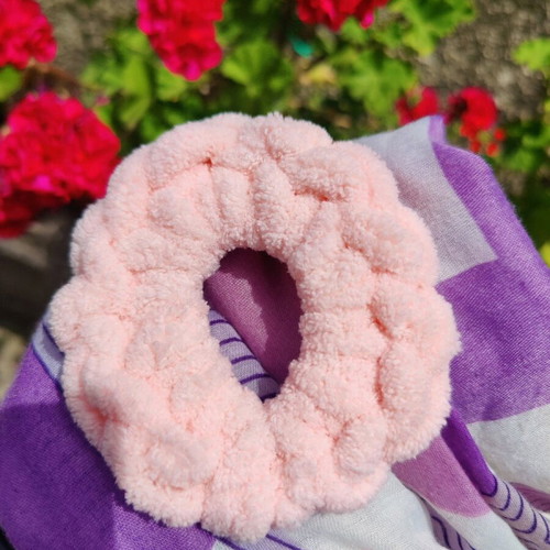 Fluffy hair scrunchie set of 2 new, pink and red