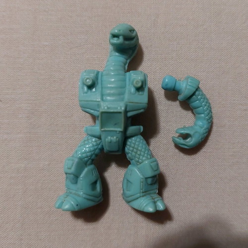 Blue Teratomachos figure with one arm used