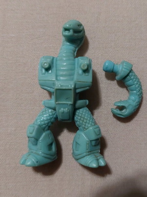 Blue Teratomachos figure with one arm used