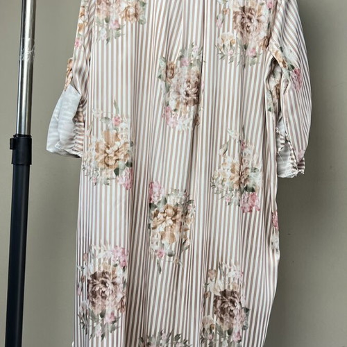 Satin tunic one size, new, airy with floral stripes