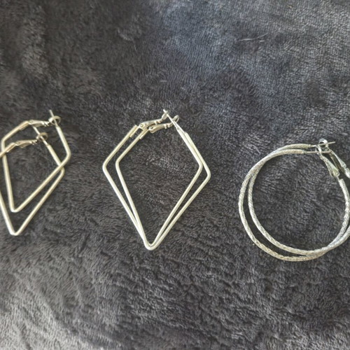 Earring set used