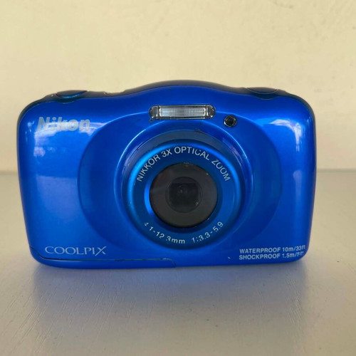 Nikon Coolpix W100 Blue 13.2 MP 2.7" LCD digital camera used, non-working