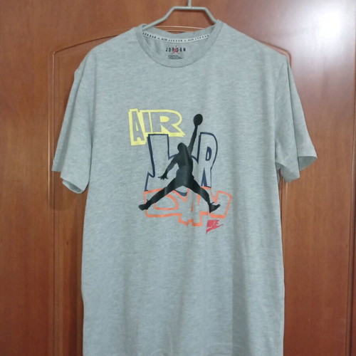 Jordan teen t-shirt like new, grey, size L