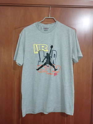 Jordan teen t-shirt like new, grey, size L