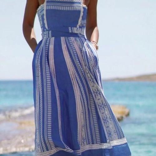 Karavan dress like new with blue-white embroidery and airy fit