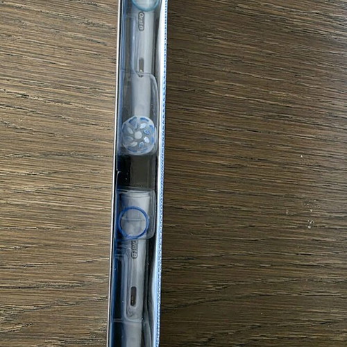 Oral-B electric toothbrush new with 4 replacement brush heads