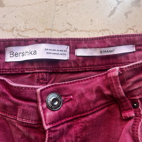 Bershka jeans in burgundy-fuchsia, like new, size 42